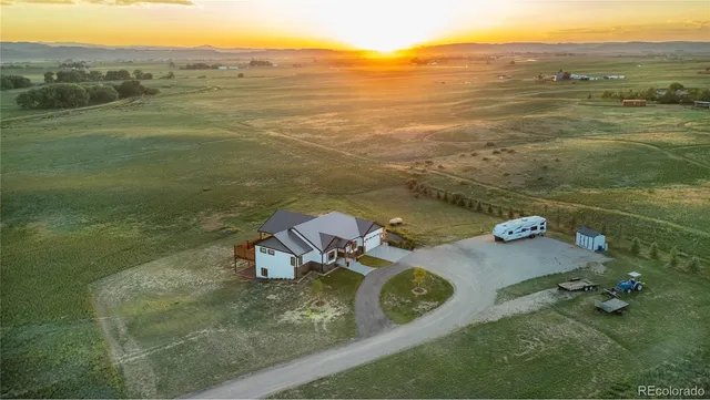 a view of an ocean and a mountain view