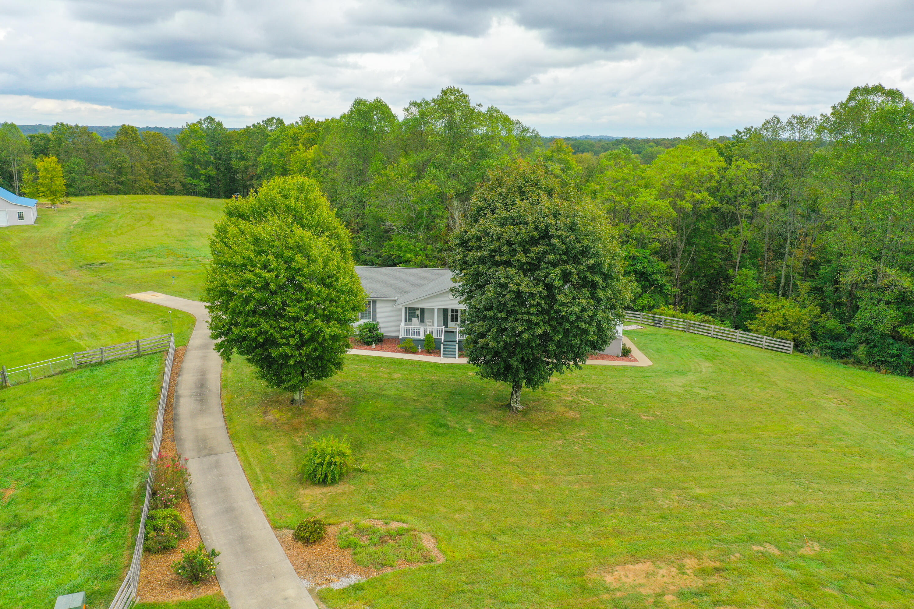 1536 Hawk Creek Road London, KY 40741 - Photo 4 of 115 DJI_0944