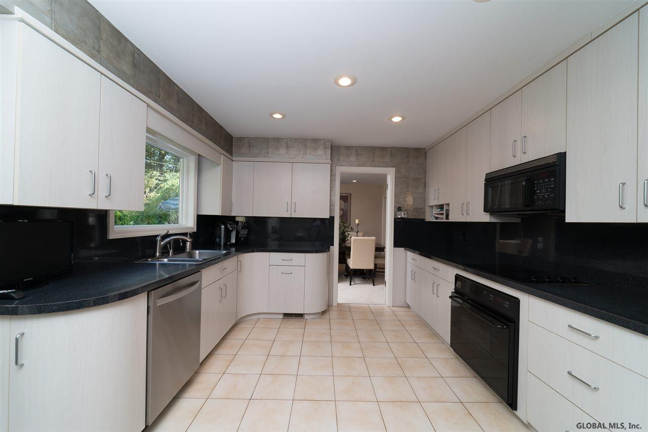 14 Huntersfield Road Bethlehem, NY 12054 - Photo 8 of 25 Photo 8