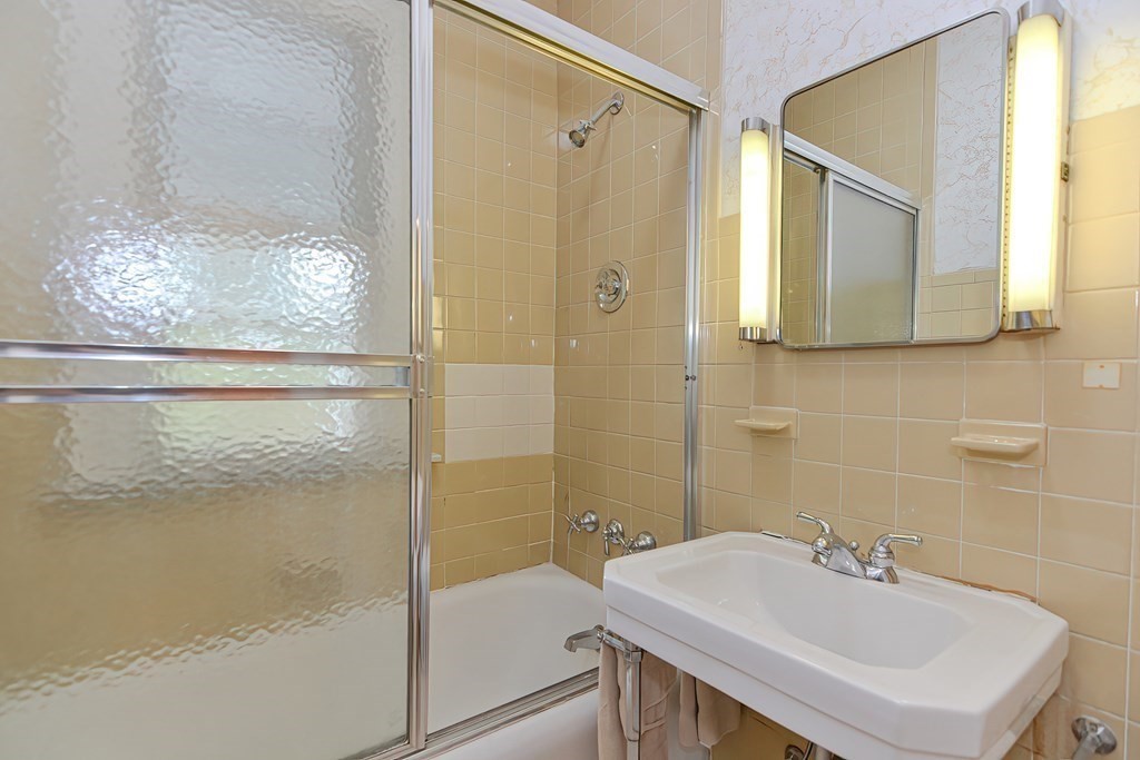 11 Grove Street Wakefield, MA 01880 - Photo 29 of 38