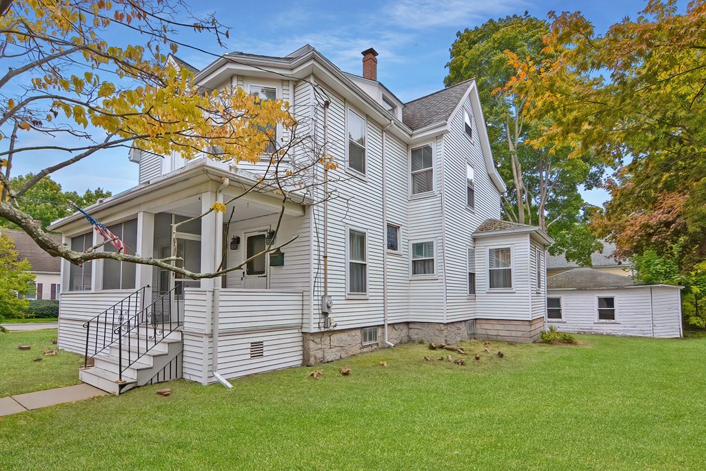 11 Grove Street Wakefield, MA 01880 - Photo 7 of 38