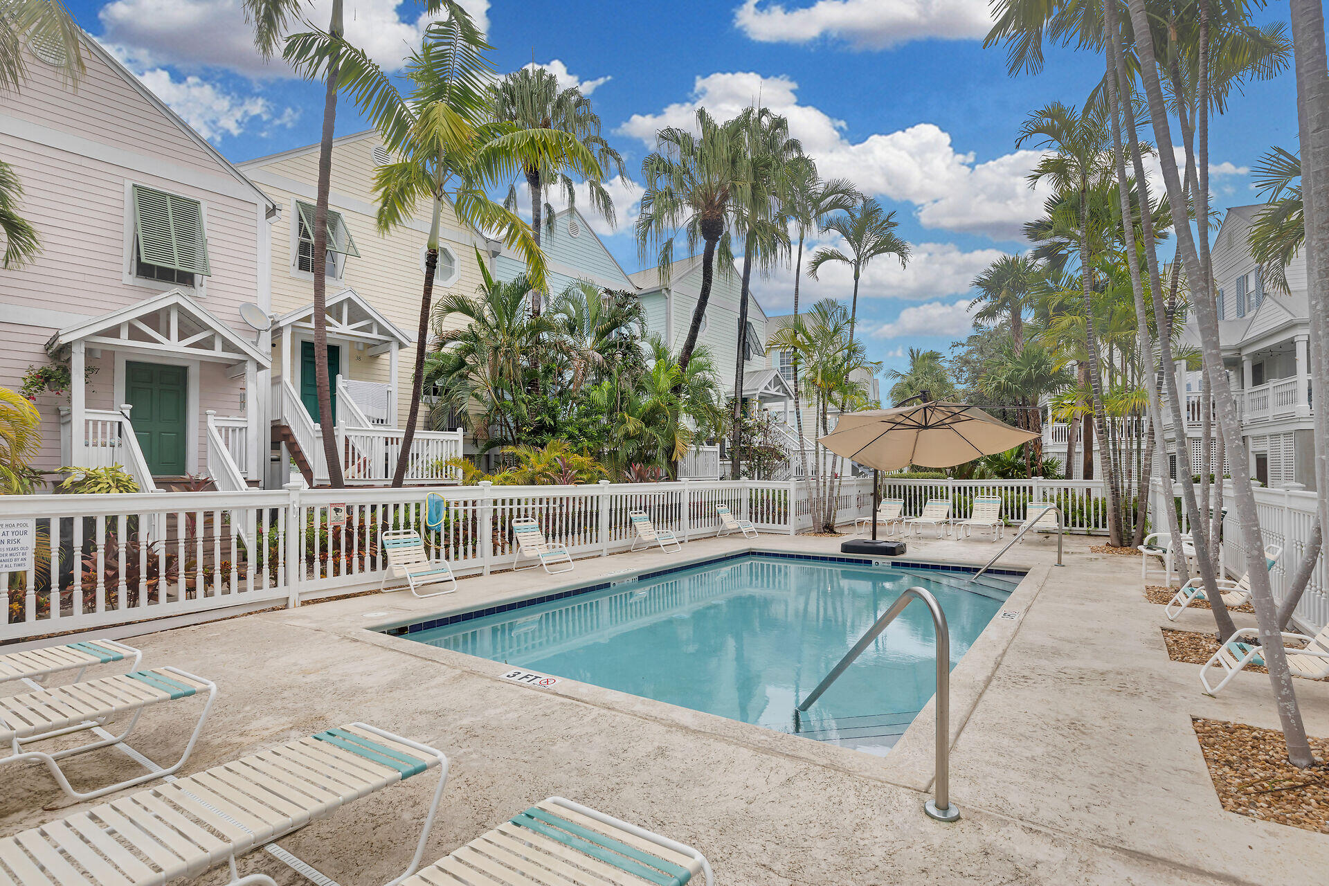 3029 North Roosevelt Boulevard, Unit 54 Key West, FL 33040 - Photo 29 of 31 pool