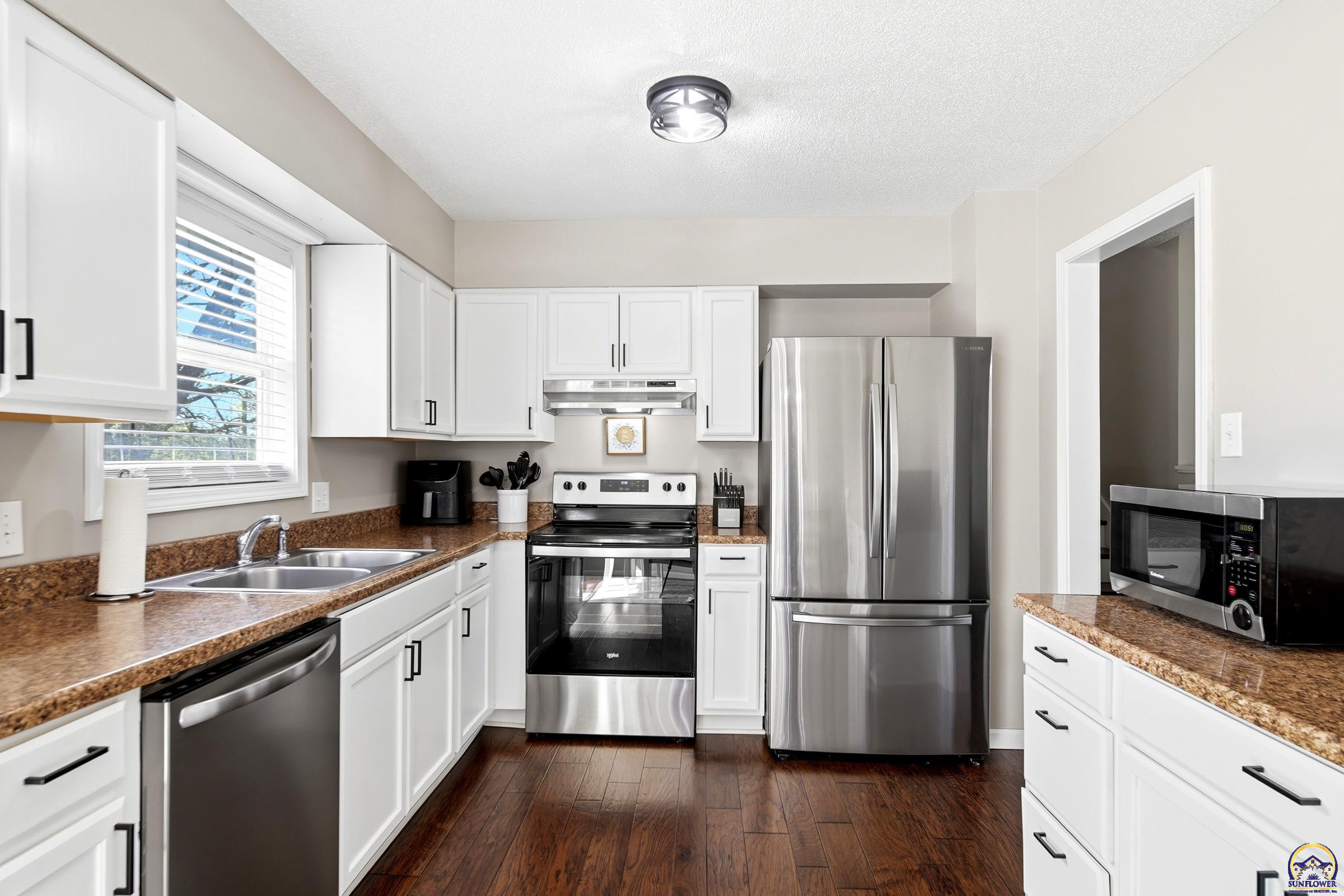 4936 Northwest Brickyard Road Topeka, KS 66618 - Photo 6 of 30