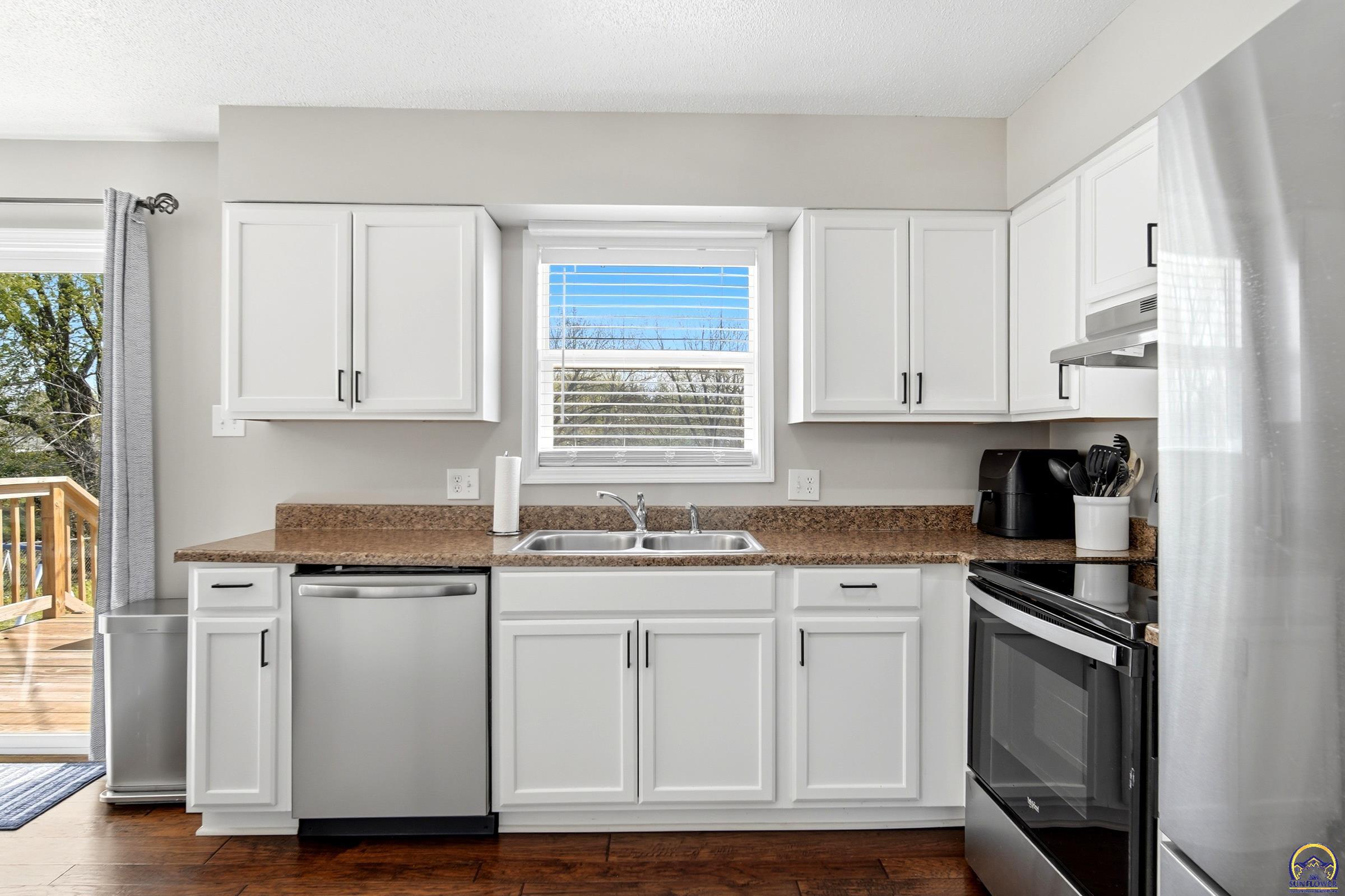 4936 Northwest Brickyard Road Topeka, KS 66618 - Photo 7 of 30