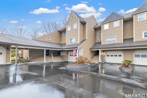 $450,000 | 5 Meeting House Lane, Unit 5, Shelton, CT 06484