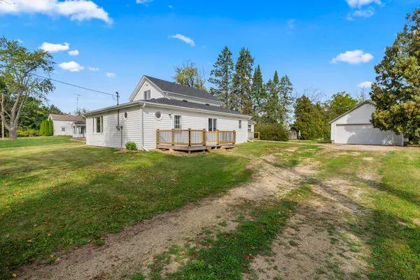 $279,900 | W9526 Clinton Street, Darien, WI 53114