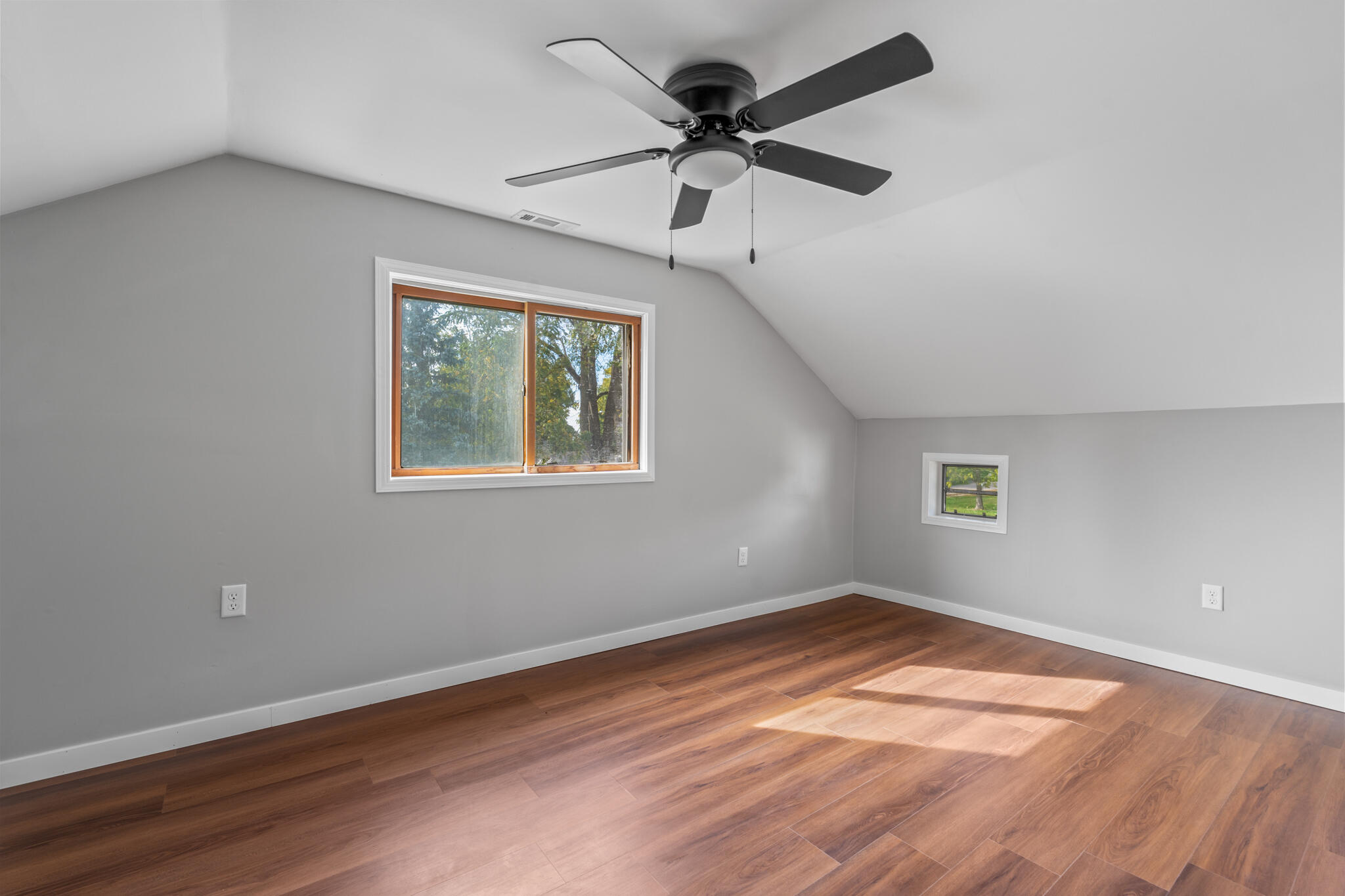 W9526 Clinton Street Darien, WI 53114 - Photo 14 of 27 Bedroom 1