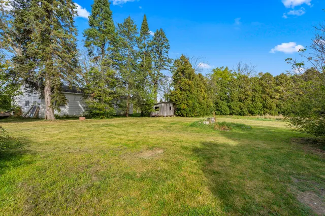 $299,900 | W9526 Clinton Street, Darien, WI 53114