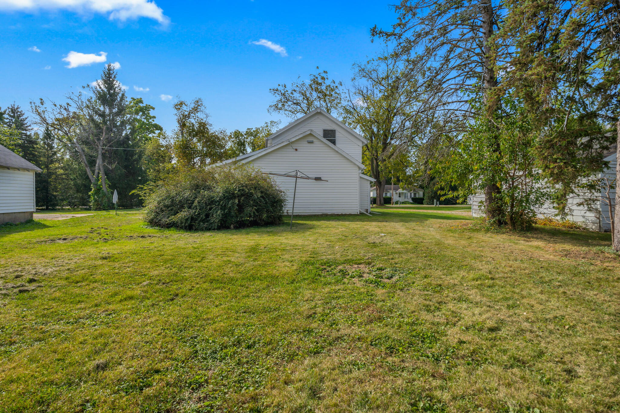 W9526 Clinton Street Darien, WI 53114 - Photo 23 of 27 Backyard