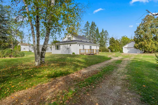 $299,900 | W9526 Clinton Street, Darien, WI 53114