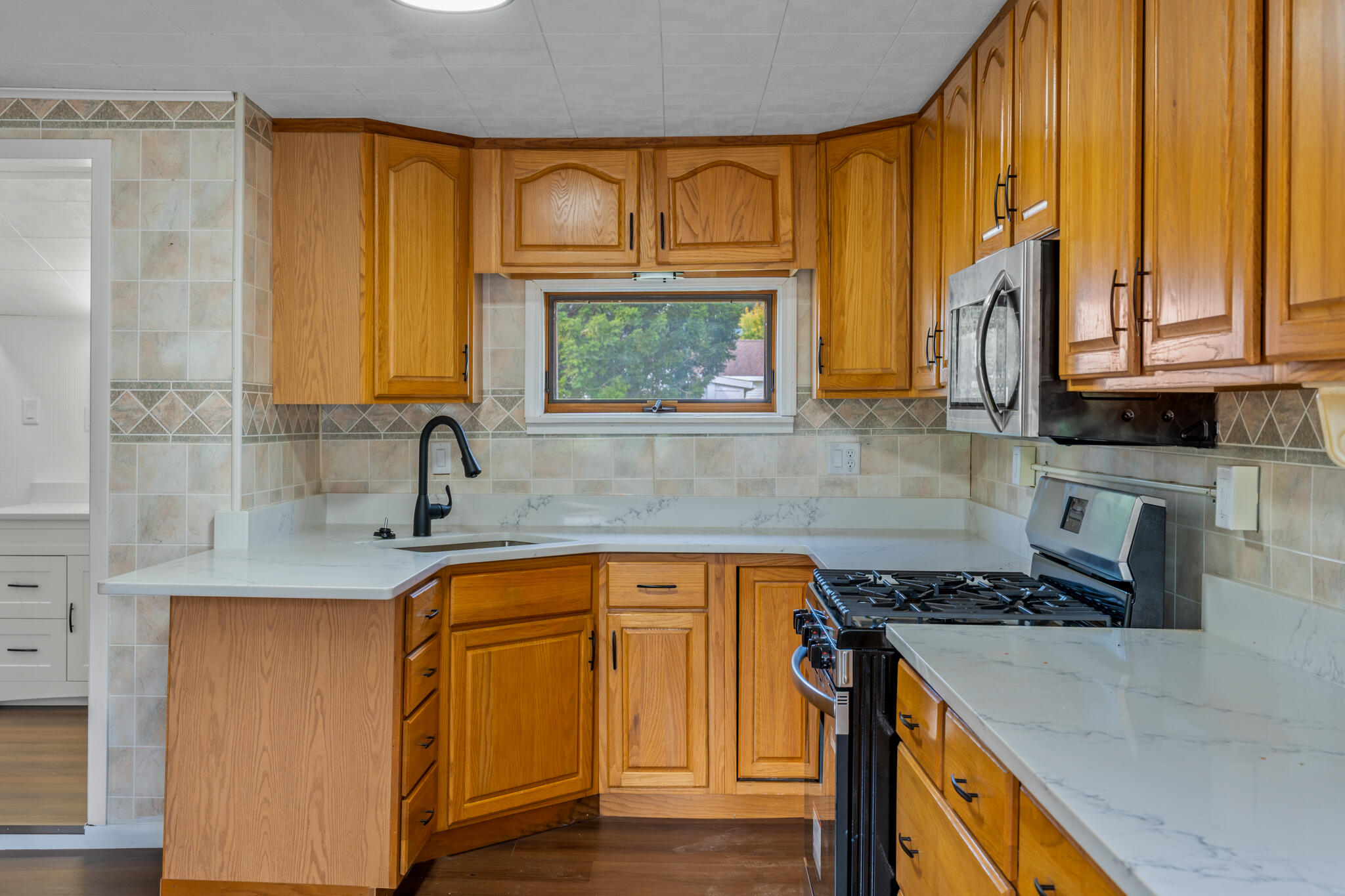 W9526 Clinton Street Darien, WI 53114 - Photo 4 of 27 Kitchen