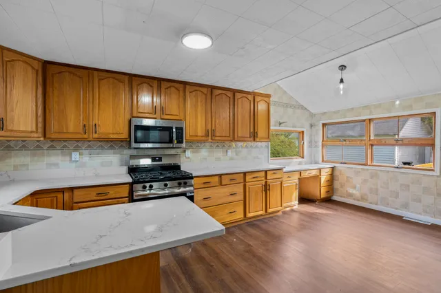 $299,900 | W9526 Clinton Street, Darien, WI 53114