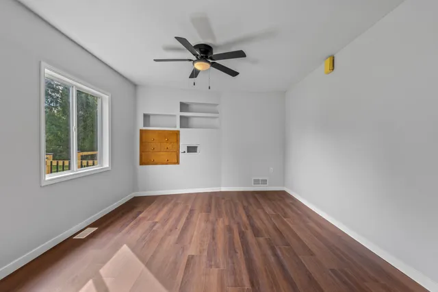 $299,900 | W9526 Clinton Street, Darien, WI 53114