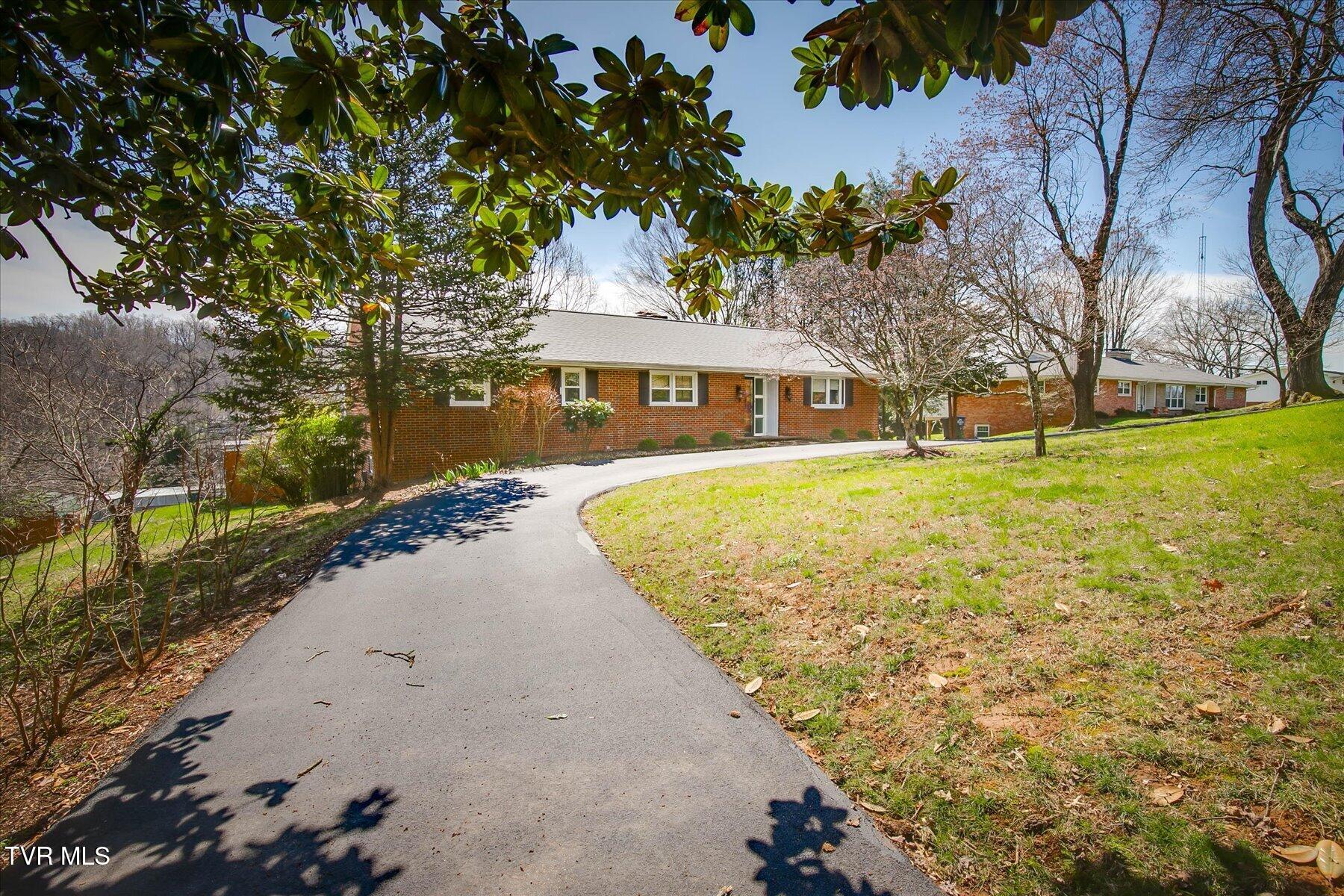 4525 Chickasaw Road Kingsport, TN 37664 - Photo 3 of 49 03-4525 Chickasaw-3