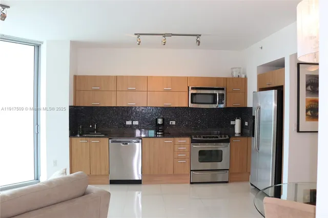 $3,650 | 350 South Miami Avenue, Unit 3813, Miami, FL 33130
