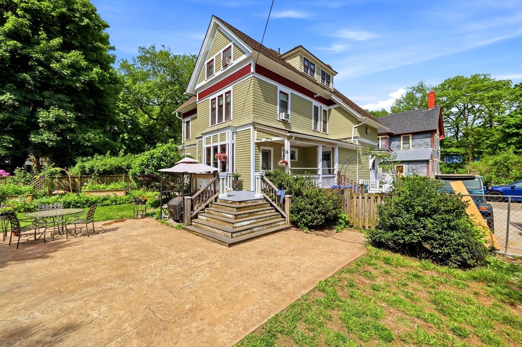 151 Bowdoin Street Springfield, MA 01109 - Photo 31 of 38