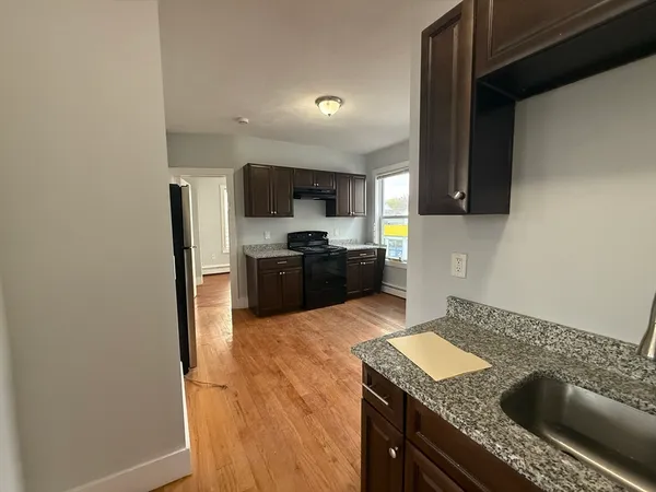 $2,350 | 413 Boston Street, Unit 2L, Lynn, MA 01905