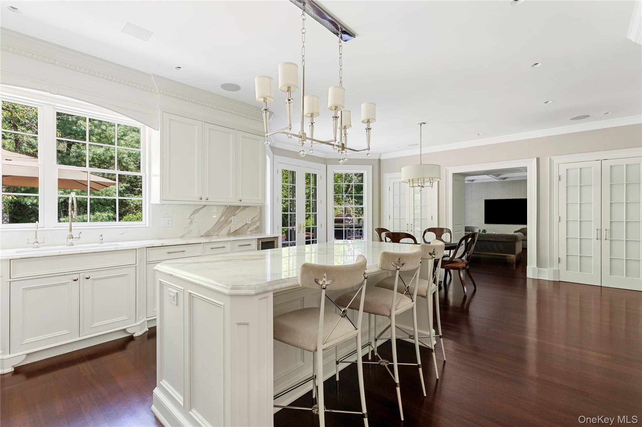 898 Chicken Valley Road Locust Valley, NY 11560 - Photo 10 of 45 Gallery Image 10