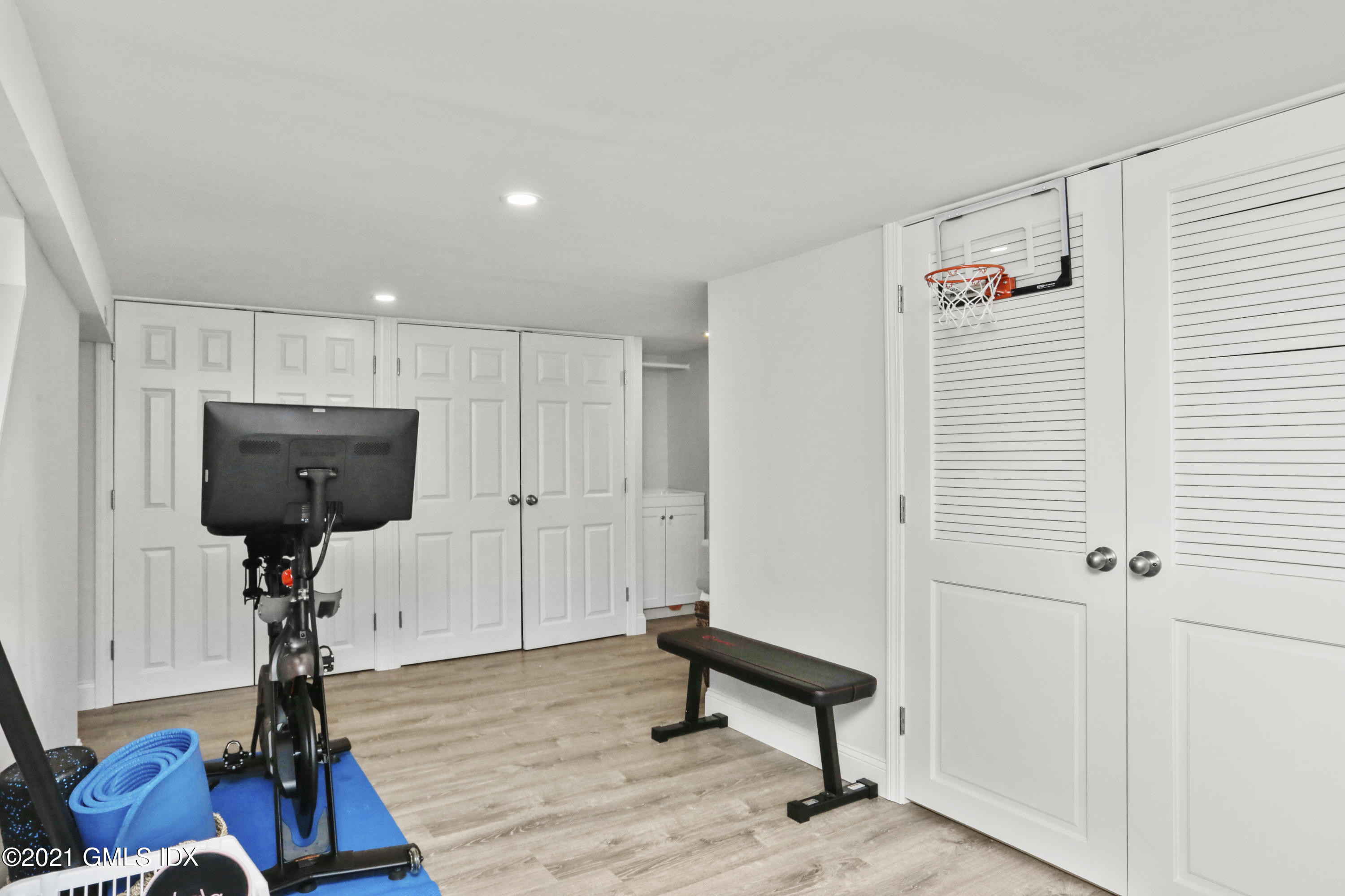 52 Winthrop Drive Riverside, CT 06878 - Photo 28 of 34 a view of a livingroom with furniture and a window