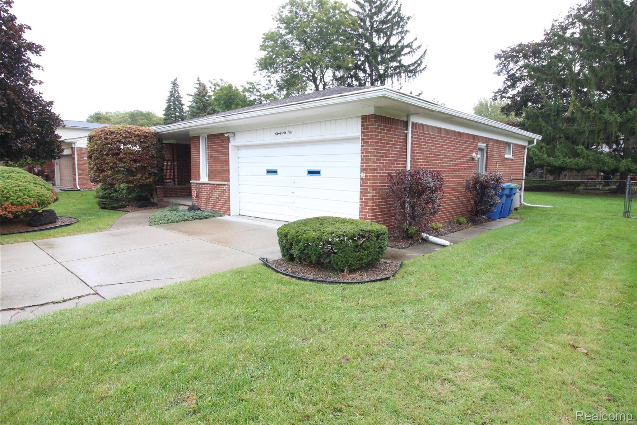 8650 Chicago Road Warren, MI 48093 - Photo 3 of 32 IMG_1462.JPG
