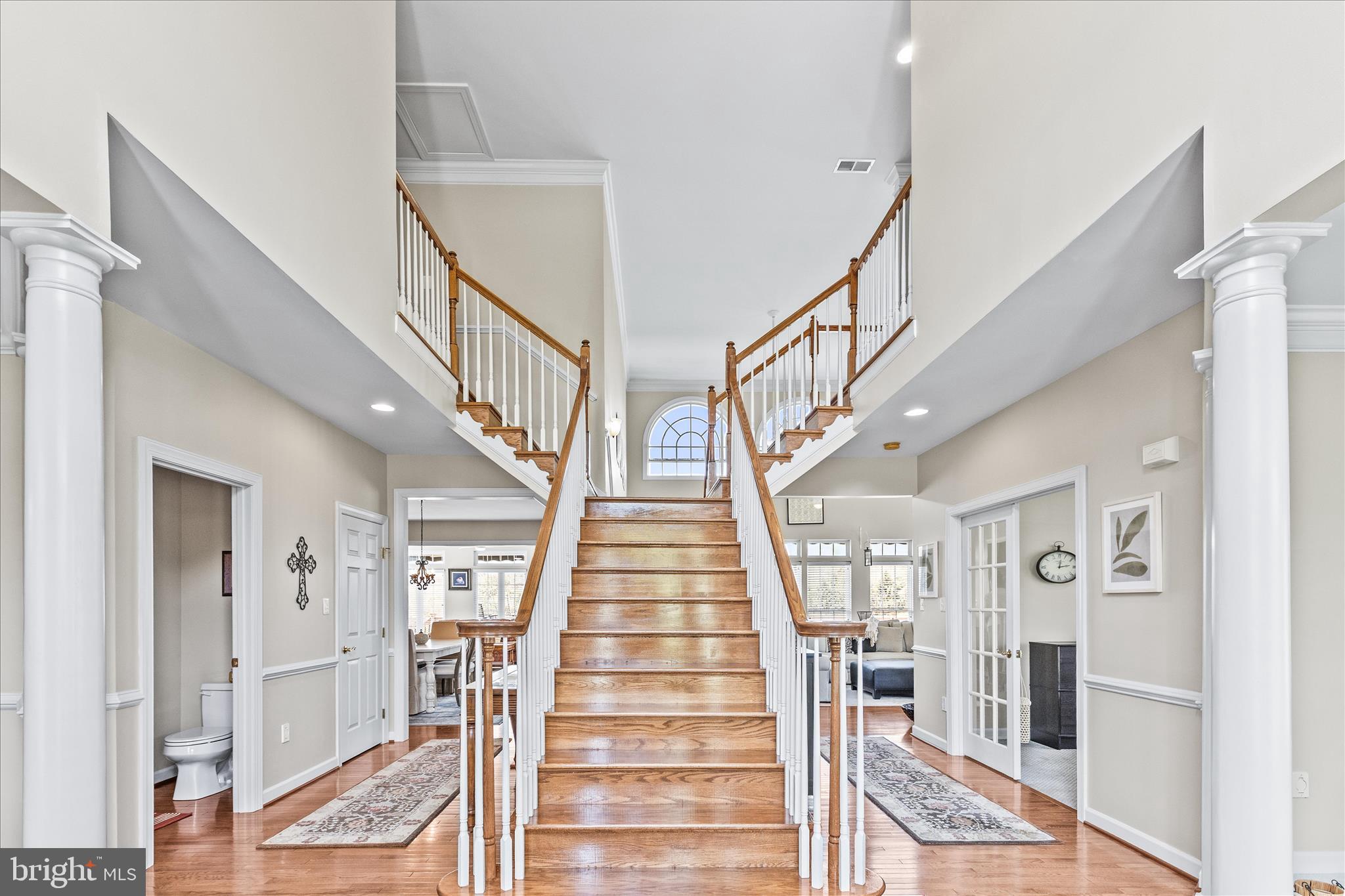 40 Fawn Hill Road Hanover, PA 17331 - Photo 4 of 99 Entry staircase