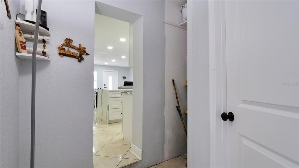 6424 Yorkshire Road Tampa, FL 33634 - Photo 22 of 59 Gallery Image 22