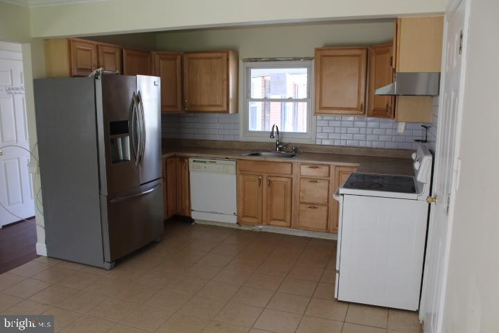 111 Pageant Lane Willingboro, NJ 08046 - Photo 8 of 42