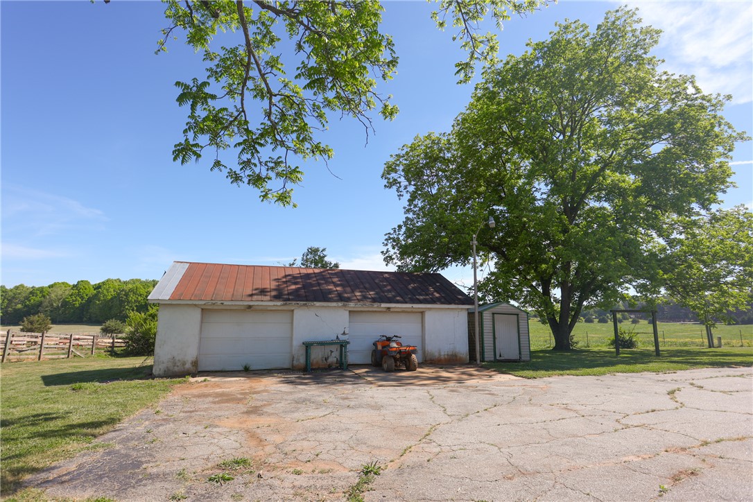 910 Highway 182 Fair Play, SC 29643 - Photo 23 of 41