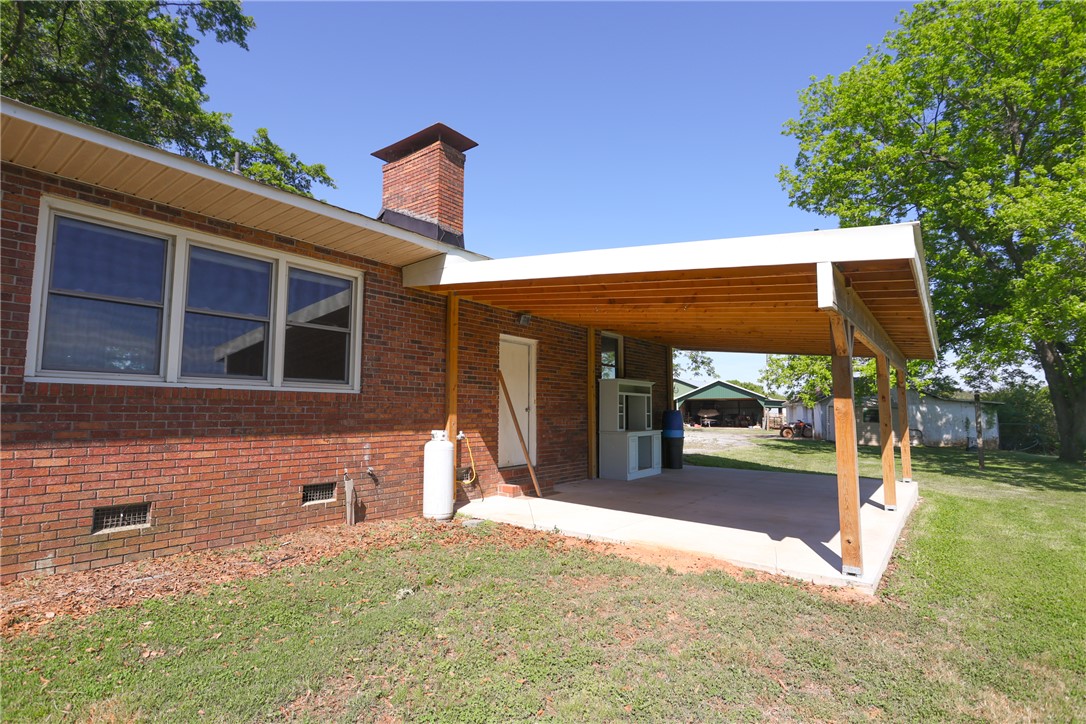 910 Highway 182 Fair Play, SC 29643 - Photo 9 of 41