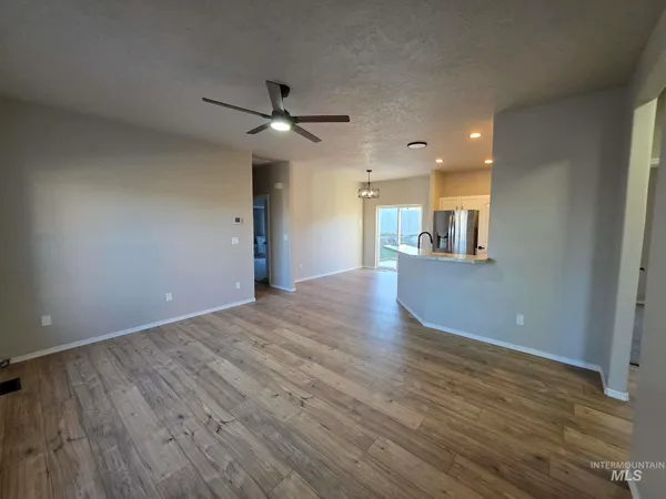 $329,900 | 929 22nd Avenue East, Jerome, ID 83338