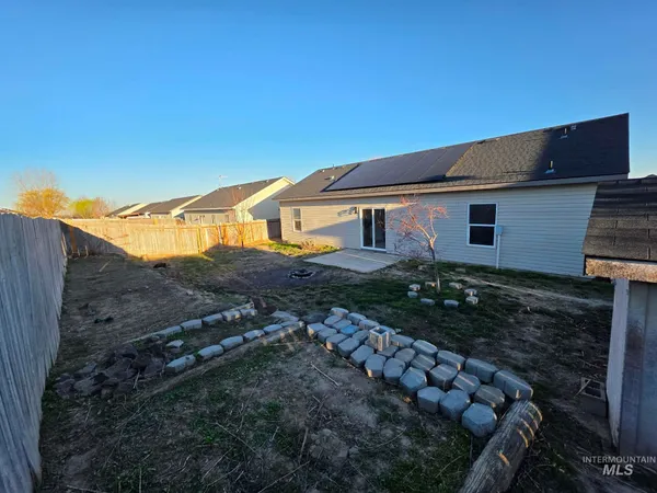$329,900 | 929 22nd Avenue East, Jerome, ID 83338