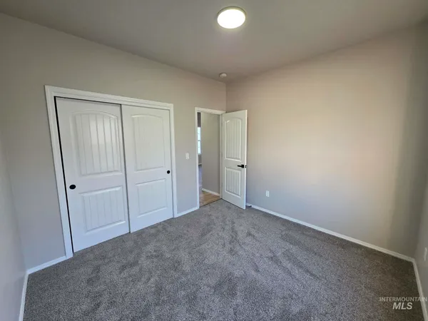 $329,900 | 929 22nd Avenue East, Jerome, ID 83338