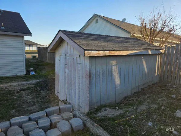 $329,900 | 929 22nd Avenue East, Jerome, ID 83338