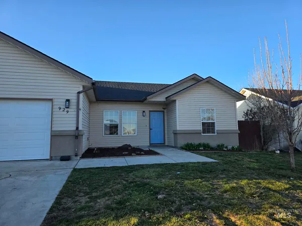 $329,900 | 929 22nd Avenue East, Jerome, ID 83338