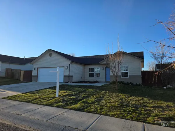 $329,900 | 929 22nd Avenue East, Jerome, ID 83338