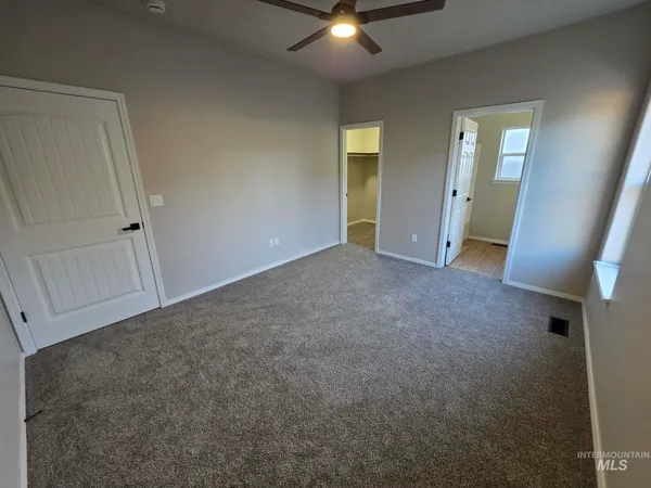 $329,900 | 929 22nd Avenue East, Jerome, ID 83338