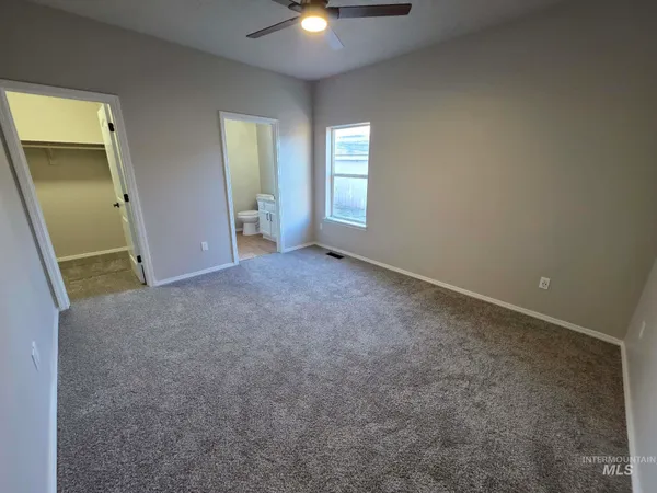 $329,900 | 929 22nd Avenue East, Jerome, ID 83338