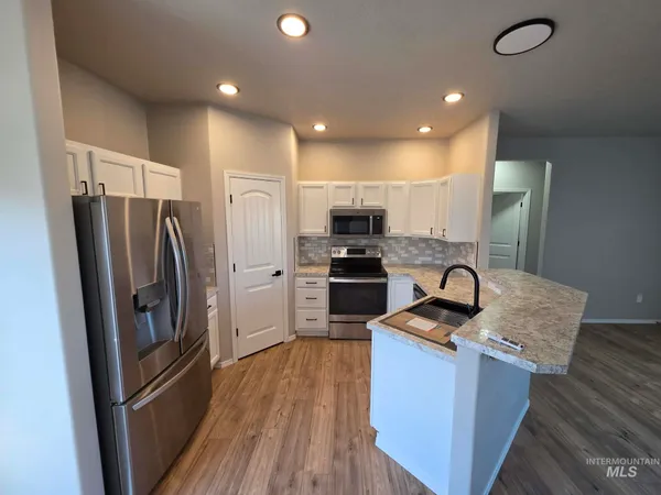 $329,900 | 929 22nd Avenue East, Jerome, ID 83338