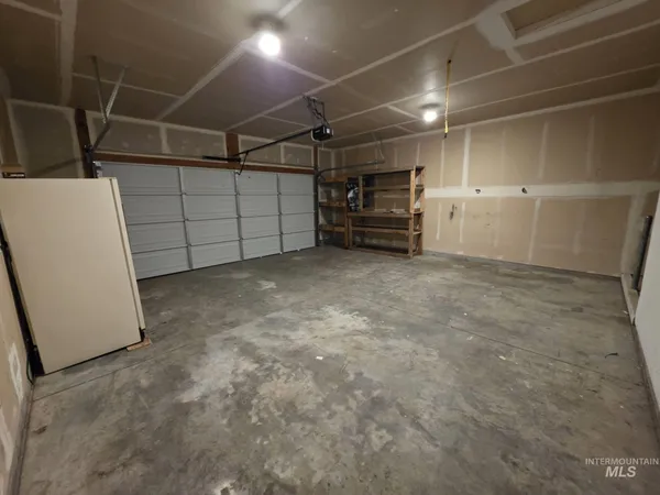 $329,900 | 929 22nd Avenue East, Jerome, ID 83338