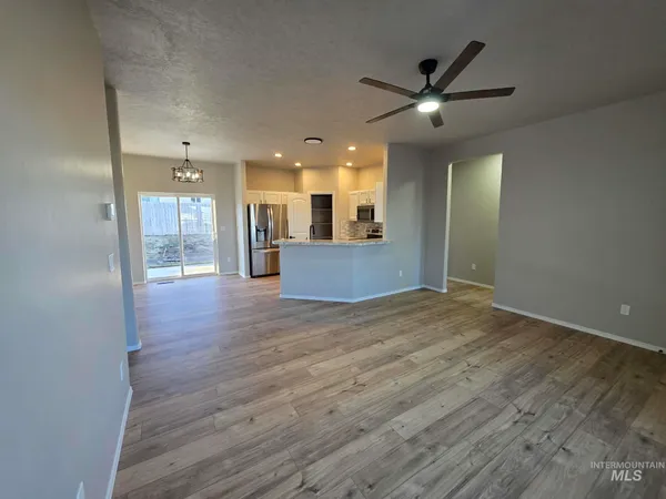 $329,900 | 929 22nd Avenue East, Jerome, ID 83338