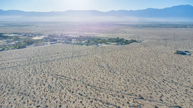a street sign on the side of the wall