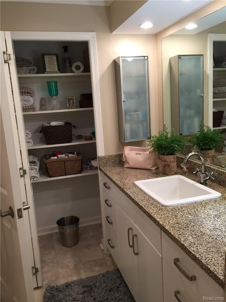 1750 Vernier Road, Unit 11 Grosse Pointe, MI 48236 - Photo 29 of 32 Vernier 33.JPG