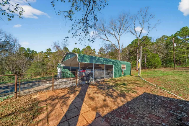 $230,000 | 2000 West An County Road 441, Palestine, TX 75803