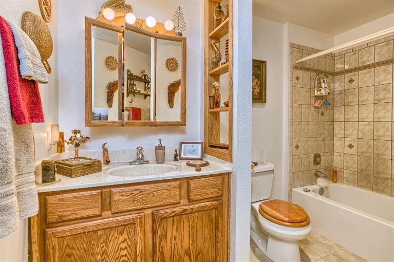 4458 Hillcrest Road Medford, OR 97504 - Photo 16 of 27 Additional Photo