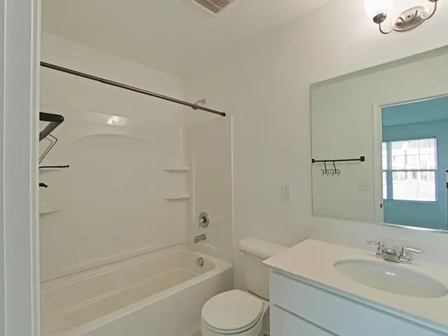 $2,850 | 4303 Chelsea Mnr Circle, Aurora, IL 60504