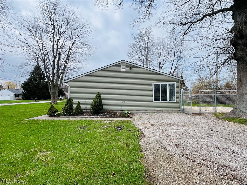 7063 Lake Road Madison, OH 44057 - Photo 9 of 42