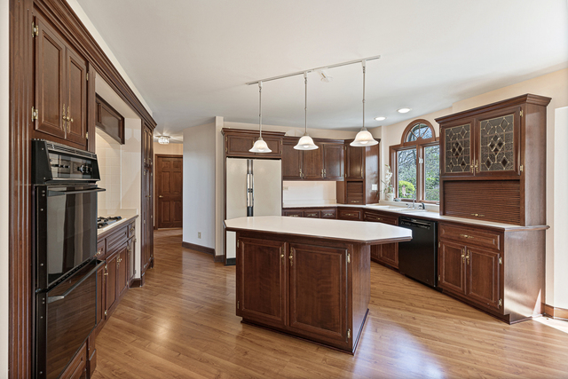 549 Aberdeen Road Frankfort, IL 60423 - Photo 14 of 37