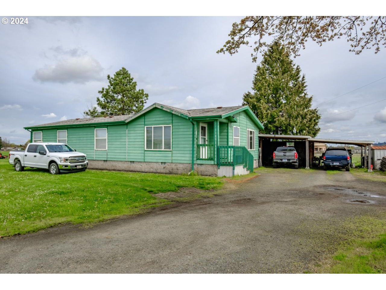 4055 Southeast Spicer Road Albany, OR 97322 - Photo 2 of 9