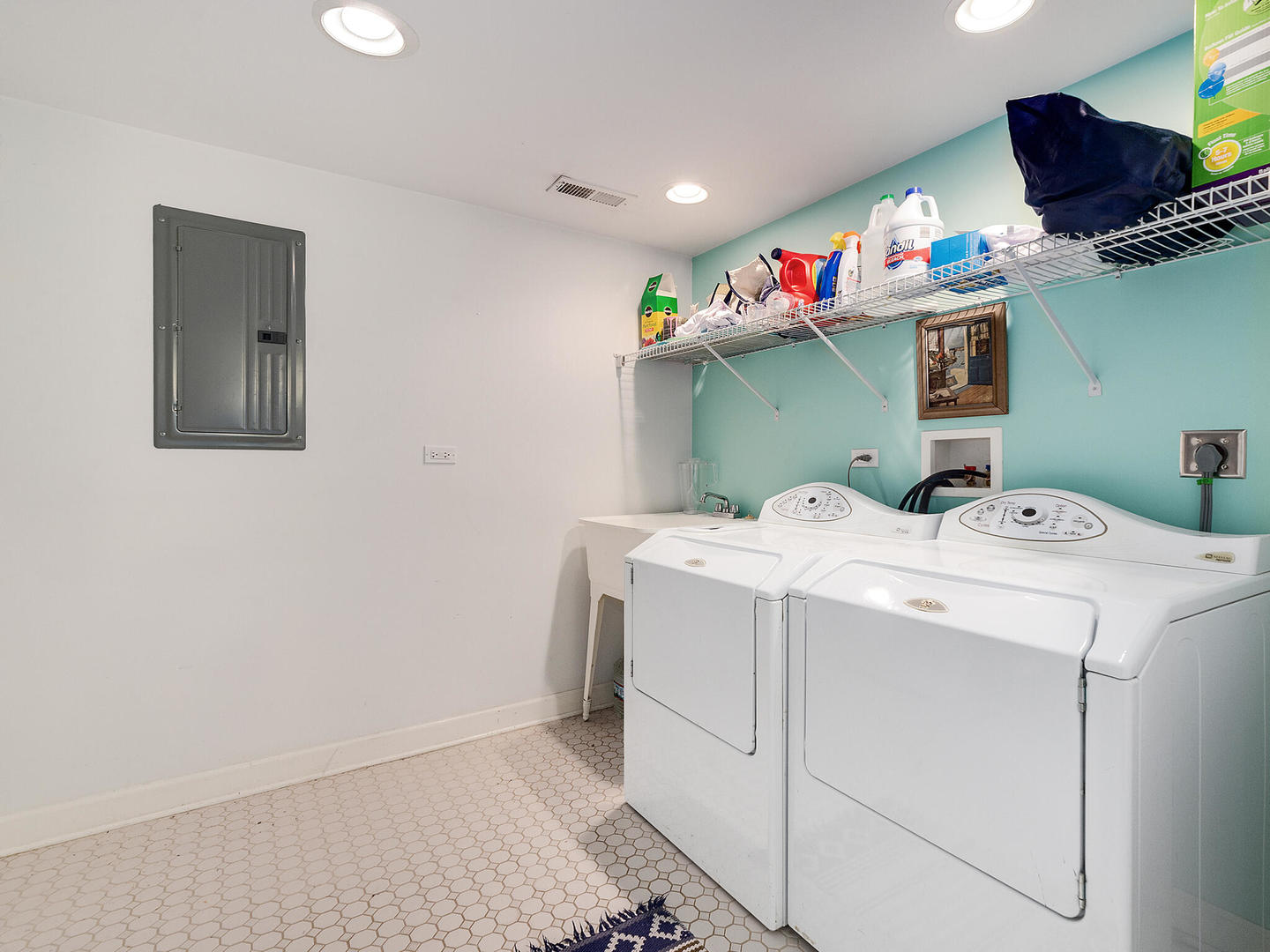 1340 Oak Street Western Springs, IL 60558 - Photo 22 of 25 a utility room with dryer and washer