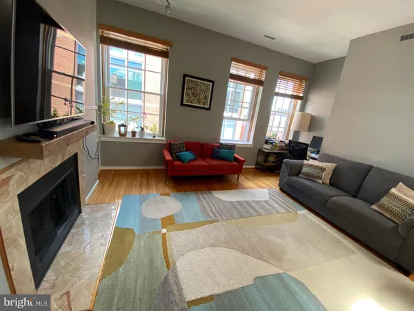 $2,650 | 12-16 Letitia Street, Unit 503, Philadelphia, PA 19106
